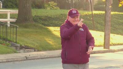 Kutztown University students, staff get warm welcomes to campus from beloved greeter - fox29.com - county Berks