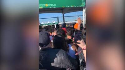 Astroworld concert crush: Video shows fans jumping barricade before ‘mass casualty incident’ - globalnews.ca - state Texas - Houston, state Texas
