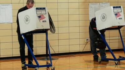 NYC Council approves bill allowing non-citizens to vote in local elections - fox29.com - New York - Ecuador