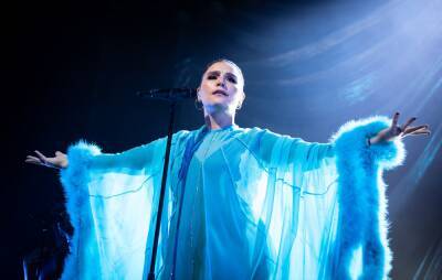Jessie Ware postpones the rest of her UK tour after crew members contract COVID - nme.com - Britain