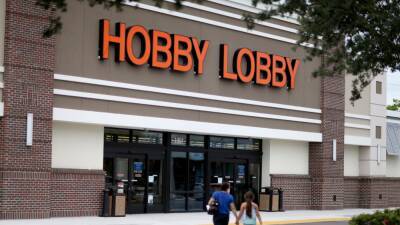 Joe Raedle - Hobby Lobby raises minimum wage to $18.50 an hour - fox29.com - state Florida - city Oklahoma City