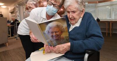Celebrations for Lanarkshire woman's 105th birthday 'closer to normal' after receiving COVID jab last year - dailyrecord.co.uk