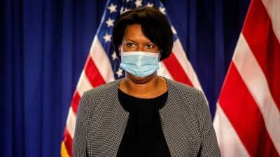Muriel Bowser - DC reinstates indoor mask mandate, declares State of Emergency as COVID-19 omicron variant surges - fox29.com - Washington