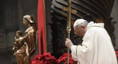 Pope Francis encourages people to ‘return to origins’ on Christmas eve - newsfirst.lk