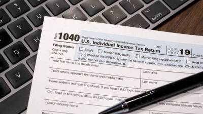 Year-end tax tips: Ways to prepare, maximize refund, and more - fox29.com - state Illinois
