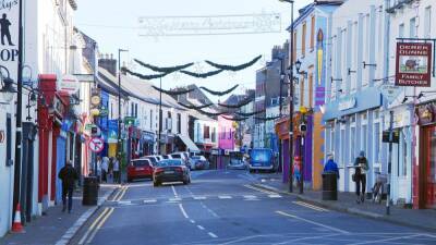How one town is coping with another uncertain Christmas - rte.ie
