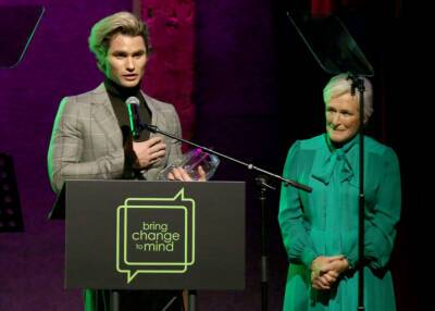 Robin Williams - ‘Outer Banks’ Star Chase Stokes Honoured By Glenn Close For His Work As A Mental Health Advocate - etcanada.com - Usa - city New York - state Indiana - county Levy