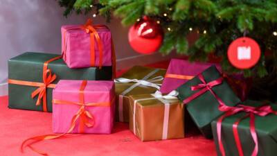 Where Americans are hiding Christmas gifts, poll reveals - fox29.com - Usa - city Berlin