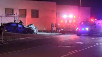 Man dies after vehicle jumps curb and strikes pole, building in North Philadelphia - fox29.com