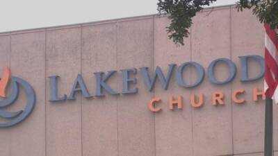 Lakewood Church money: Plumber who found cash, checks in wall to get $20K - fox29.com - city Houston - county Harris