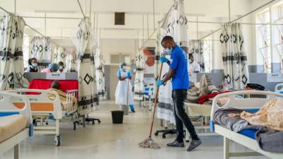 Health - Unprotected African health workers die as rich countries buy up COVID-19 vaccines - sciencemag.org - Zimbabwe