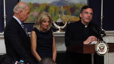 Joe Biden - Advocates urge transparency in Biden priest investigation - clickorlando.com - state California - county Santa Clara
