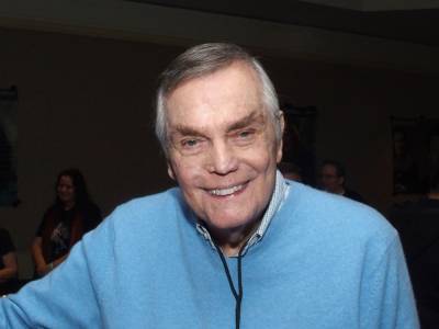 Elton John - Peter Marshall Gets Ready To Celebrate 95th Birthday After Recovering From COVID-19 - etcanada.com