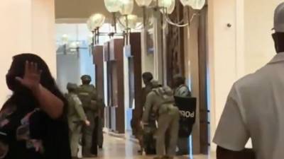 Hotel evacuated after barricaded man fired shots through door, Honolulu police say - fox29.com - city Honolulu