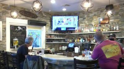 Ron Desantis - Restaurant owners ask governor for help hiring, offer signing bonuses - clickorlando.com - county Flagler - county Polk