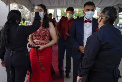 Some proms are back, with masks, testing and distancing - clickorlando.com - city Boston - state New Hampshire