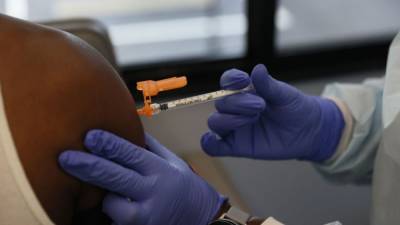 Pfizer begins testing COVID-19 booster shot with pneumococcal vaccine in older adults - fox29.com - New York