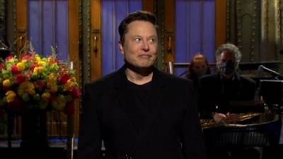 Elon Musk - ‘I hope it’s not Dogecoin:’ Elon Musk’s mom joins SpaceX founder for ‘SNL’s’ opening monologue - globalnews.ca