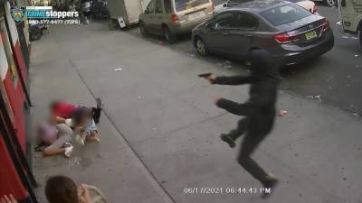 SHOCKING VIDEO: Man shot in front of children in the Bronx - fox29.com - New York - county Bronx