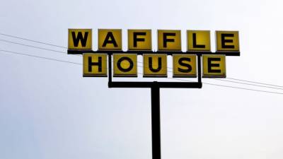 Mississippi man’s Waffle House punishment for losing fantasy football goes viral - fox29.com - state Mississippi - county Lee - state Alabama