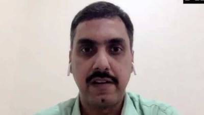 Randeep Guleria - AIIMS doctor highlights 2 important factors for future Covid-19 waves - livemint.com - India
