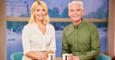 Holly Willoughby - Phillip Schofield - Holly Willoughby and Phillip Schofield 'on brink of tears' hosting This Morning during pandemic - ok.co.uk