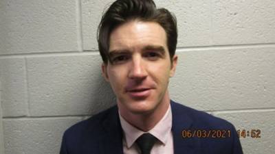 Drake Bell pleads guilty to felony charge related to underage girl he met online - fox29.com - state California - county Cleveland - city Hollywood, state California