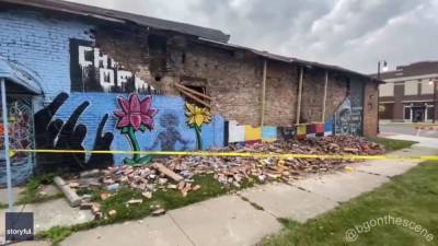 George Floyd - George Floyd mural in Toledo collapses, cause disputed - fox29.com - state Ohio
