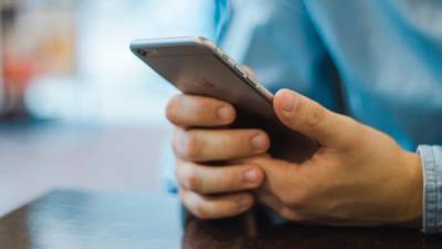 Justin Sullivan - Cell phones and cancer: New UC Berkeley study suggests cell phones sharply increase tumor risk - fox29.com