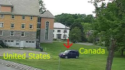 SUV from Canada drives across library lawn to illegally enter U.S. - fox29.com - Usa - Canada - state Vermont