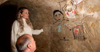 Barack Obama - Moments from modern history reimagined as 'ancient' cave art include covid-19 and Brexit - dailystar.co.uk - Britain