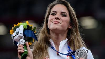 Polish Olympian auctions off medal to help fund baby's heart surgery - fox29.com - Britain - state California - Poland