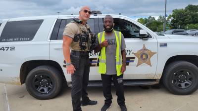 ‘It’s very flattering’: Alabama officer earns fame for striking resemblance to ‘The Rock’ - fox29.com - Usa - county Morgan - county Rock - state Alabama