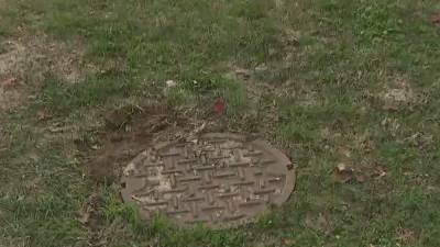 NJ mom jumps into manhole to save sinking toddler - fox29.com - state New Jersey - county Park - county Union