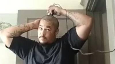 Ohio father shaves head in solidarity with son battling cancer - fox29.com - state Ohio - state Alabama