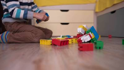 A third of childcare facilities could close over failure to recruit qualified workers - rte.ie - Ireland - county Early