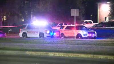 Suspect believed to be gunman in deadly Cracker Barrel shooting killed in officer-involved shooting: HCSO - fox29.com - county Lake - state Texas - county Harris