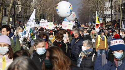 Jean Castex - French teachers strike over 'chaotic' Covid-19 strategy for schools - rte.ie - France