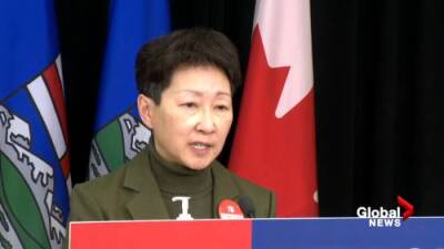 Verna Yiu - Alberta postpones some surgeries amid Omicron pressure - globalnews.ca