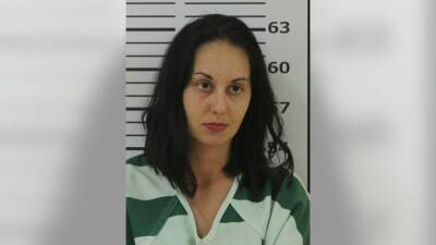 Tennessee ax woman hacked dad’s arm and gave grandpa black eye, deputies allege - fox29.com - Los Angeles - state Nevada - state Tennessee - county Carter