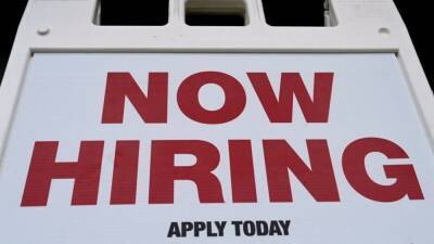 Unemployment claims drop for the first time in a month - fox29.com - Usa - Washington - state Virginia - county Arlington