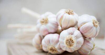 The 10-minute garlic cooking rule that boosts health benefits for maximum nutrition - dailyrecord.co.uk