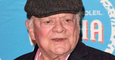 David Attenborough - Only Fools' Sir David Jason collapsed after Covid left him too weak to stand - dailystar.co.uk - Britain