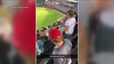 Philadelphia Phillies - Video captures moment Atlanta Braves fan dumps beer on Phillies fan amid Philadelphia victory - fox29.com - city Atlanta