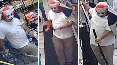 State Police: Man dressed in clown mask, armed with sword robs Chestnuthill Township store - fox29.com - state Pennsylvania