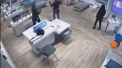 Police: Man robs Wynnefield Xfinity store, gets away with thousands of dollars - fox29.com