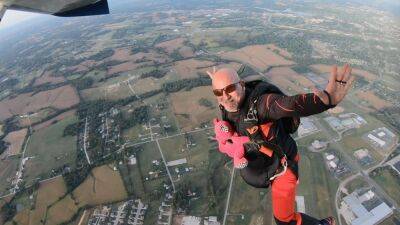 Kentucky man skydives 100 times in one day for 60th birthday: ‘Age is a number’ - fox29.com - state Kentucky
