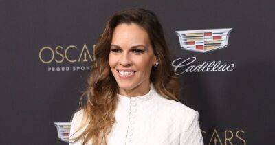 Hilary Swank, 48, says she’s pregnant with twins: ‘I can’t believe it’ - globalnews.ca - New York - state Alaska