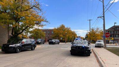1 dead, shooter barricaded inside Dearborn Hampton Inn, sources say - fox29.com - state Michigan - county Dearborn