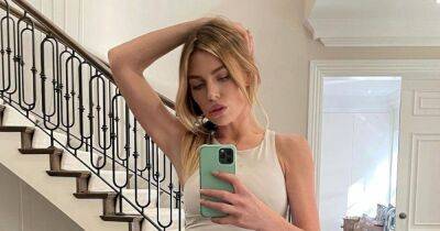 Abbey Clancy - Peter Crouch - Abbey Clancy shows off ripped abs in crop top and leggings amid new health regime - dailystar.co.uk - Britain